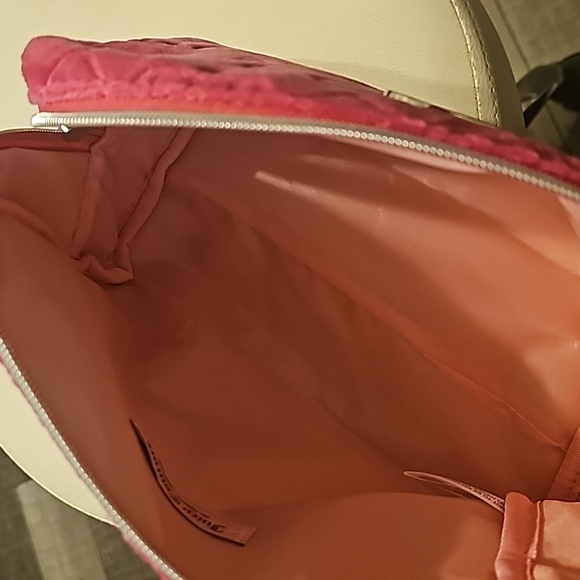 Juicy Couture Hot Pink Makeup Bag - Picture 5 of 6